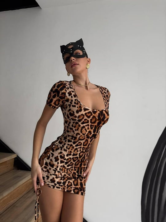 Leopar Desenli Sırt Dekolteli Elbise